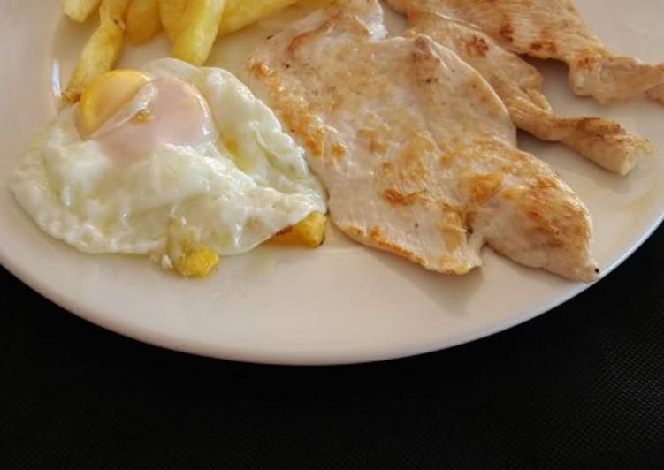 Patatas con huevo y pollo