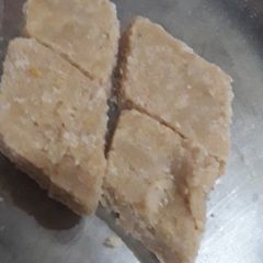 A picture of Sooji ki burfi.