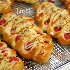 Roti Sosis Caterpillar menggunakan Tang Zhong/Water Roux -レシピのメイン写真