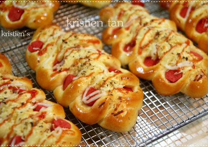 Resep Roti Sosis Caterpillar Menggunakan Tang Zhong/Water Roux Oleh Tintin  Rayner - Cookpad Resep Roti Sosis Caterpillar Menggunakan Tang Zhong/Water Roux Oleh Tintin  Rayner - Cookpad