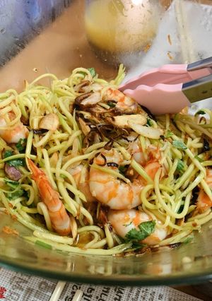 【影片】泰式大蝦青芒沙拉 【老娘的草根飯堂】 的食譜成品照片