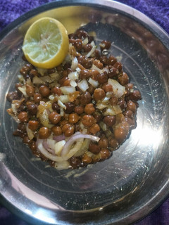 चना चाट (chana chaat recipe in Hindi) रेसिपी मुख्य फोटो