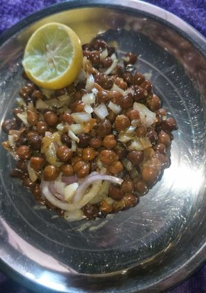 चना चाट (chana chaat recipe in Hindi) रेसिपी मुख्य फोटो