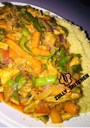 A picture of Shredded chicken stew.