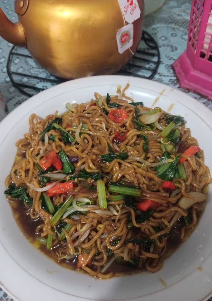 Resep Mie goreng jawa (mie tek tek) oleh Della octaviani - Cookpad
