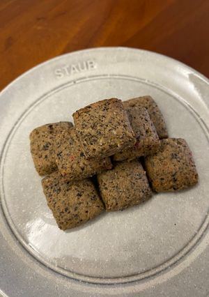 免揉黑芝麻藜麥一口酥 的食譜成品照片
