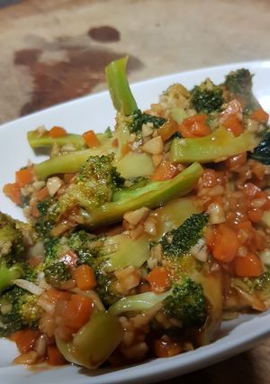 A picture of Fried Broccoli with Ginger sauce.