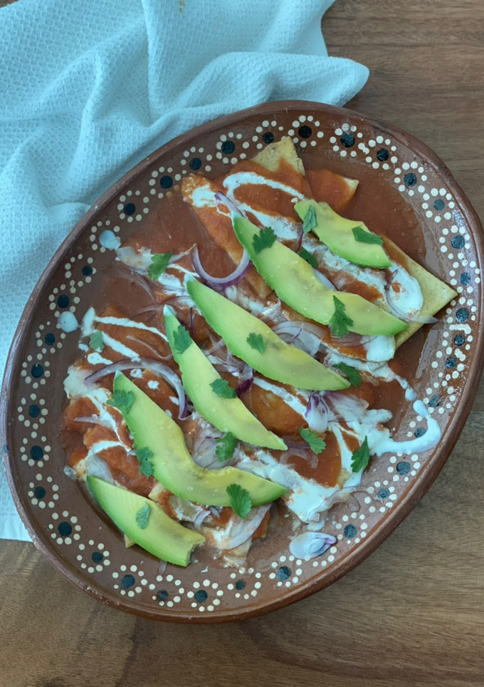 Una foto de Chilaquiles rojos rellenos en freidora de aire