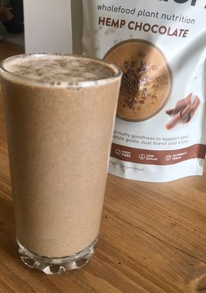 A picture of Chocolate Avocado Power Shake💪🏻🥑.
