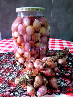 Una foto de Cebollitas morunas en vinagre con toques aromáticos