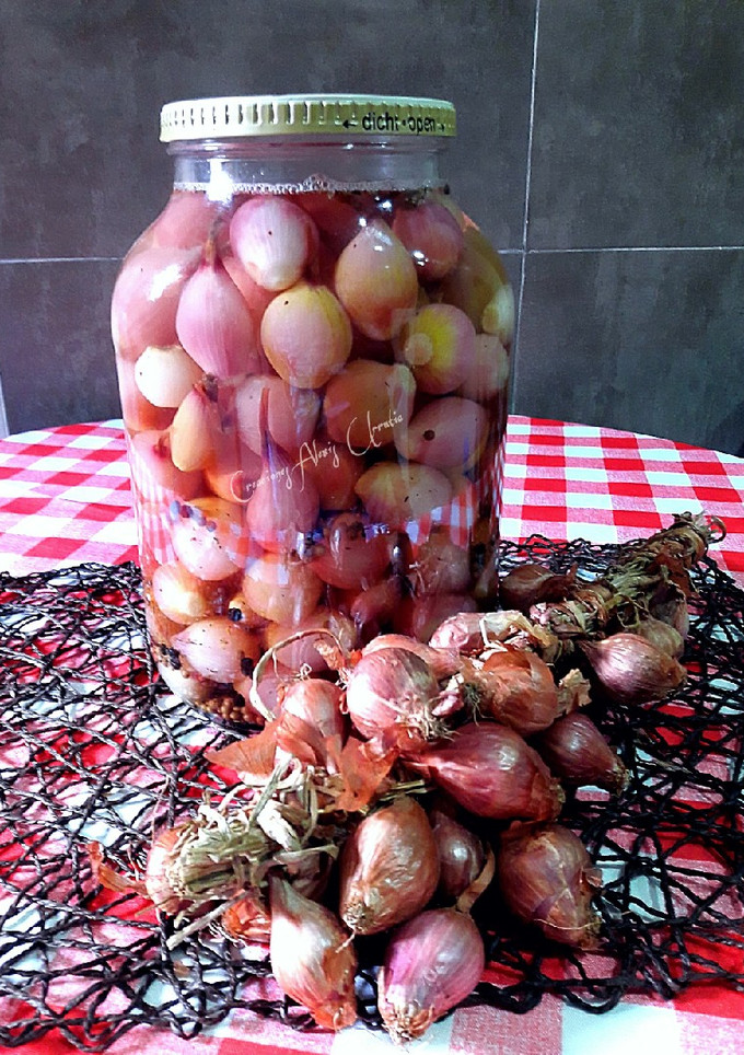 Una foto de Cebollitas morunas en vinagre con toques aromáticos