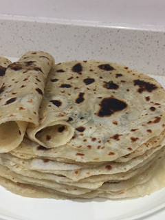 A picture of 5 ingredients Rotis.