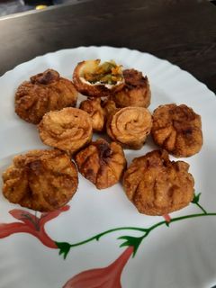 வெஜ் ஃப்ரை மோமோஸ் (Veg fry momos recipe in tamil) செய்முறை முக்கிய புகைப்படம்