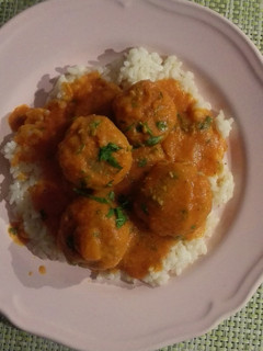 Una foto de Albóndigas con salsa de verdura