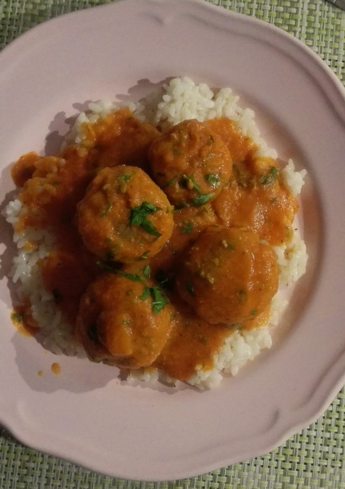 Una foto de Albóndigas con salsa de verdura