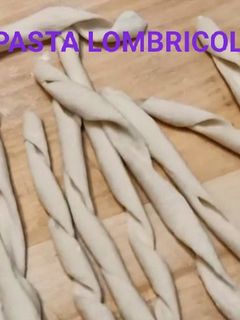 Una foto de Pasta casera... Lombricoli