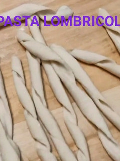 Una foto de Pasta casera... Lombricoli