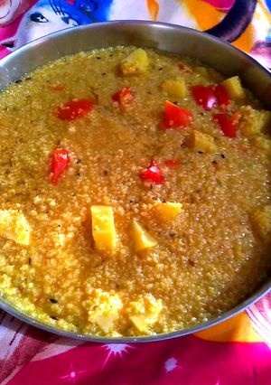 दाल वाला वेजी दलिया (Dal wala veggie dalia recipe in hindi) रेसिपी मुख्य फोटो