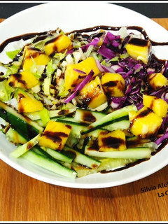 Una foto de Ensalada con piña