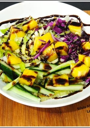 Una foto de Ensalada con piña