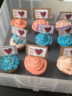 Una foto de Cup cakes decorados