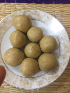 திணை மாவும் தேனும் (foxtail millet) (Thinai maavu then recipe in tamil) செய்முறை முக்கிய புகைப்படம்
