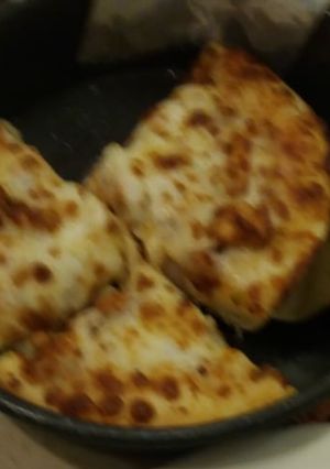 A picture of Chicken tikka pizza # cookpadramadan.
