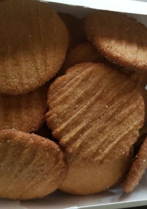 A picture of Ginger Biscuits.