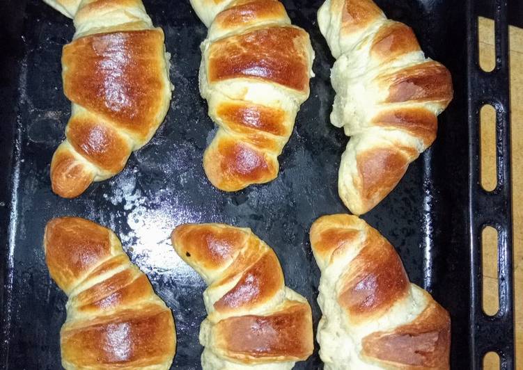 Simple Croissants