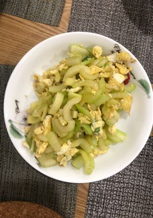 芹菜炒蛋 的食譜成品照片