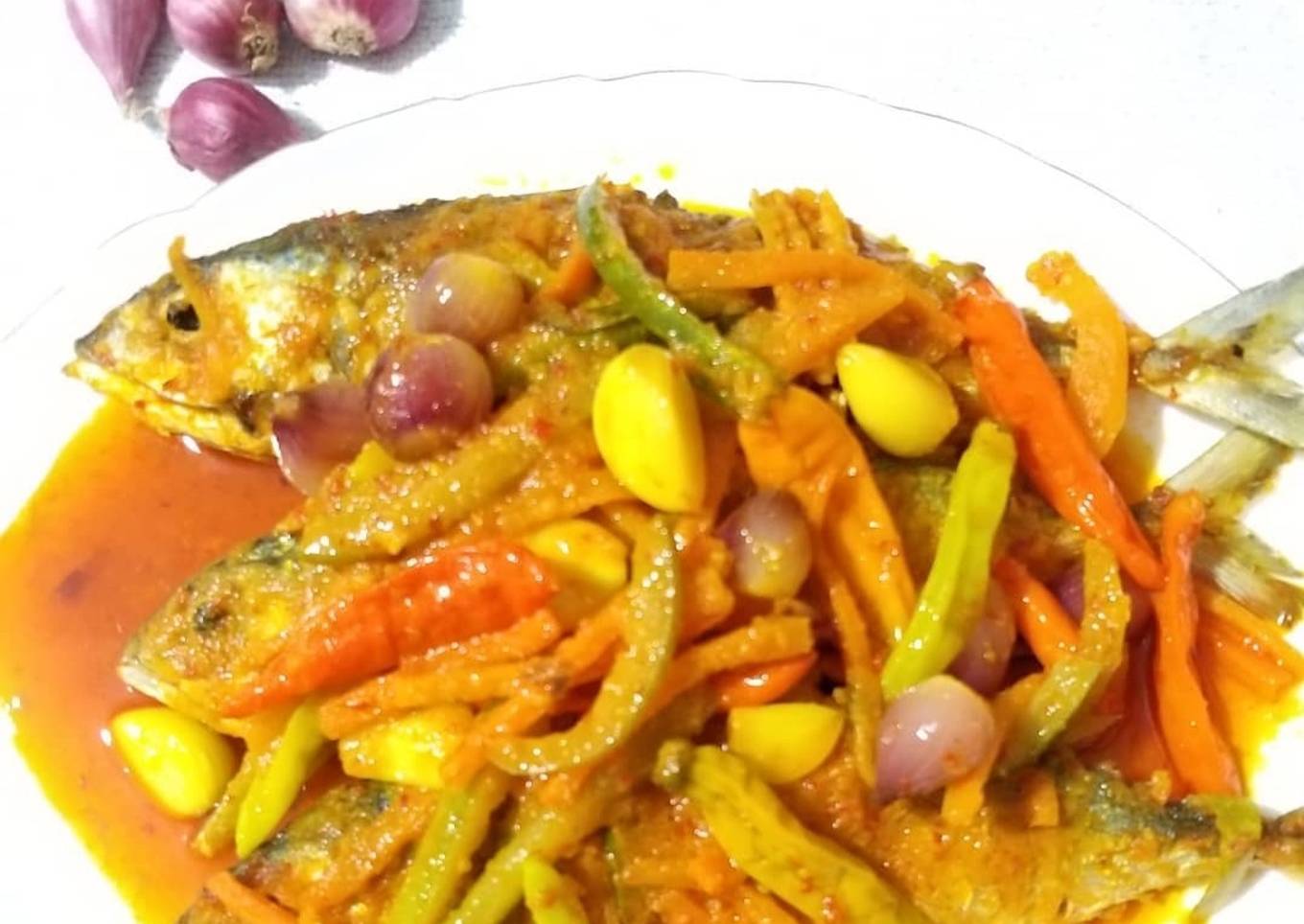 Ikan kembung acar kuning