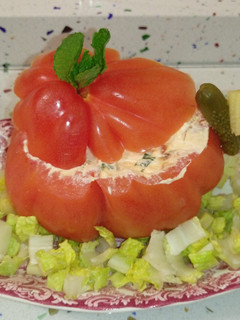 Una foto de Tomate corazón de buey con relleno vegetal