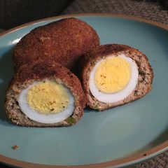 A picture of Scotch Eggs.