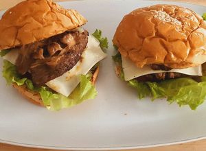 Foto resep Burger keju dan beef bacon spesial