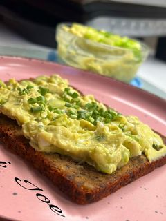 Zdjęcie przepisu Pasta jajeczna z awokado.