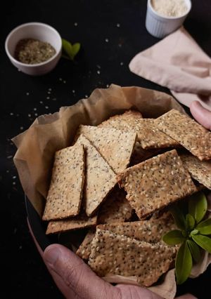 चिया सीड क्रेकर (chia seed cracker recipe in hindi) रेसिपी मुख्य फोटो