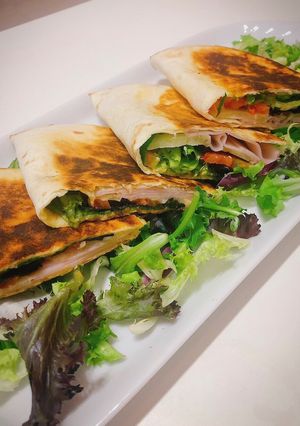 Foto principal de Quesadillas básicas de pavo y queso curado