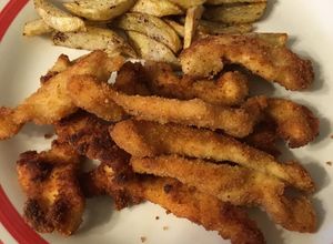 Una foto de Chicken fingers, dedos de pollo 🍗