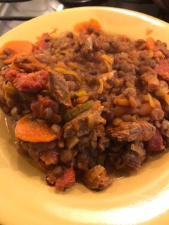 Una foto de Guiso de lentejas con chorizo colorado