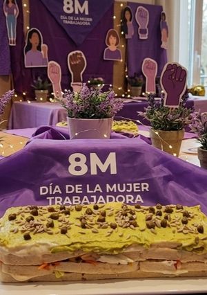 Una foto de Pastel Frío de Atún y Aguacate