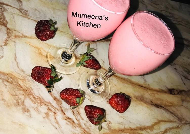 Recipe of Quick Strawberry milkshake