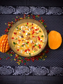 મેંગો કસ્ટર્ડ (Mango Custard Recipe In Gujarati) રેસીપી મુખ્ય ફોટો