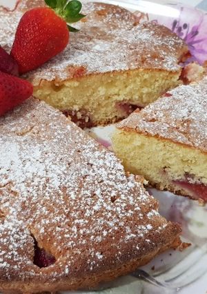 Una foto de Tarta con fresas 🍓