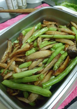 🍄杏包菇乾煎四季豆🍄 的食譜成品照片