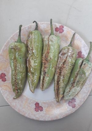 हरी मिर्च बेसन से भरी हुई (Hari mirch besan se bhari hui recipe in Hindi) रेसिपी मुख्य फोटो