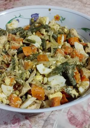 Una foto de Salteado de pollo y verduras