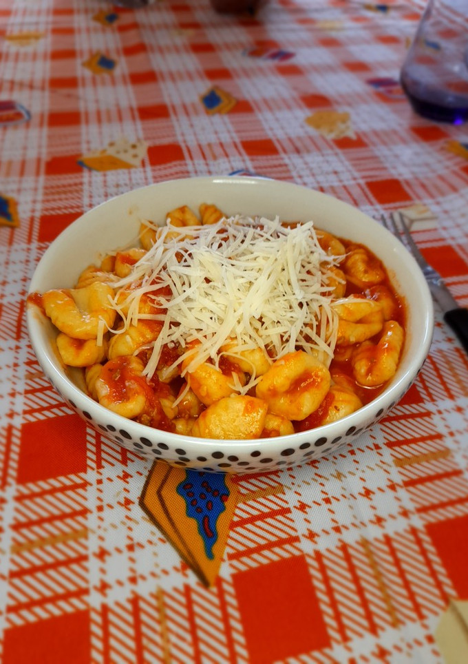 Una foto de Ñoquis de papa con salsa boloñesa