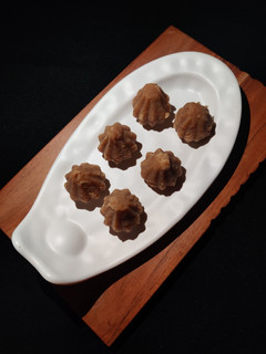 A picture of Ata modak.