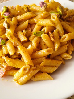 Una foto de Pasta con pesto de pistacho