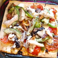 A picture of Flatbread pizza 🍕 Airfryer healthy eating.